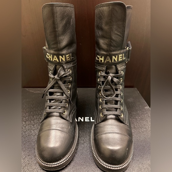 Chanel leater ankle boots - Picture 1 of 4